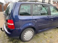 gebraucht VW Touran 1.6 7Sitzer 1 Gang springt raus