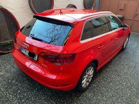 Gebraucht Audi A3 e-tron Ambiente 150 PS (110 kW) 2016 Rot Kleinwagen
