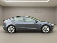 Käytetty Tesla Model 3 350 kW (476 HP) 2020 Harmaa Sedan