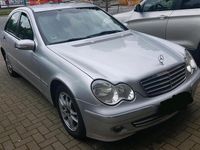 Gebraucht Mercedes C200 122 PS (89 kW) 2004 Silber Limousine