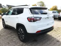 Gebraucht Jeep Compass Limited 131 PS (96 kW) 2022 Alpine white SUV