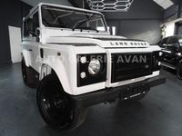 Gebraucht Land Rover Defender 122 PS (89 kW) 2014 Weiß Kombi