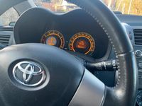 Gebraucht Toyota Auris 124 PS (91 kW) 2009 Schwarz Kleinwagen