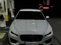 Używany Jaguar XE R-Dynamic 250 KM (183 kW) 2020 Biały Sedan/Limuzyna
