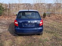Gebraucht Skoda Fabia 60 PS (44 kW) 2012 Blau Limousine