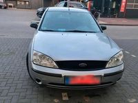Gebraucht Ford Mondeo 114 PS (83 kW) 2002 Silber Limousine