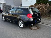 Gebraucht BMW 116 122 PS (89 kW) 2009 Schwarz Kleinwagen