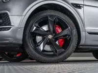 Gebraucht Bentley Bentayga 549 PS (403 kW) 2019 Sonderlackierung light grey satin SUV