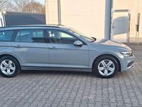 Gebraucht VW Passat Conceptline 150 PS (110 kW) 2022 Grau Kombi