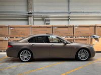 Gebraucht BMW 745 329 PS (241 kW) 2007 Gold Limousine