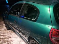 Gebraucht Nissan Almera 90 PS (66 kW) 2002 Grün Kleinwagen