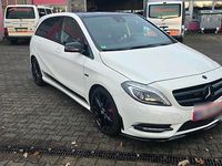Gebraucht Mercedes B200 AMG 136 PS (100 kW) 2012 Weiß Van / Kleinbus