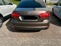 Używany VW Jetta 105 KM (77 kW) 2012 Brązowy Sedan/Limuzyna