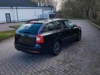 Gebraucht Skoda Octavia 122 PS (89 kW) 2012 Schwarz Kombi
