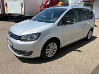 Gebraucht VW Touran Style 140 PS (102 kW) 2012 Silber Van / Kleinbus