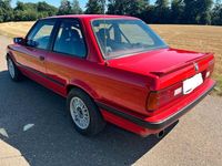 Gebraucht BMW 318 Performance 136 PS (100 kW) 1990 Rot Limousine