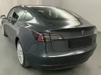 Usata Tesla Model 3 Standard Range Plus 239 kW (325 CV) 2021 Grigio Berlina