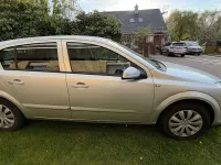 Gebraucht Opel Astra 90 PS (66 kW) 2007 Silber Kleinwagen