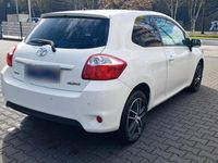 Gebraucht Toyota Auris 125 PS (91 kW) 2011 Weiß Kleinwagen