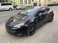 Gebraucht Opel Astra GTC 140 PS (102 kW) 2012 Schwarz Limousine