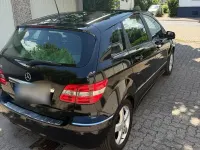 Gebraucht Mercedes B180 116 PS (85 kW) 2011 Schwarz Kleinwagen