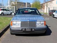 Second-hand Mercedes 220 150 CP (110 kW) 1993 Argintiu