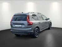 Neu Renault 4 E-Tech Komfort 77 kW (106 PS) 2026 Grün grau SUV
