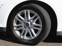 Gebraucht Ford C-MAX Active 125 PS (91 kW) 2015 Weiß Van / Kleinbus