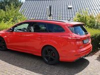 gebraucht Ford Focus Turnier St line 1.5 EcoBoost Race- Red