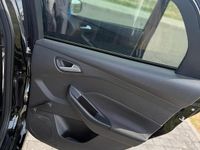 Second-hand Ford Focus ST-Line 150 CP (110 kW) 2017 Negru Break