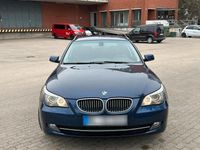 Gebraucht BMW 525 197 PS (144 kW) 2007 Blau Kombi