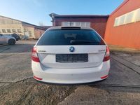 Gebraucht Skoda Rapid Drive 105 PS (77 kW) 2014 Weiß Kleinwagen