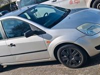 Gebraucht Ford Fiesta 80 PS (58 kW) 2004 Silber Kleinwagen