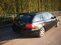 Gebraucht BMW 320 184 PS (135 kW) 2010 Schwarz Kombi
