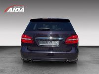 Używany Mercedes B250 211 KM (155 kW) 2014 Purpurowy Minivan