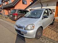 Gebraucht Toyota Yaris 75 PS (55 kW) 2002 Silber Limousine