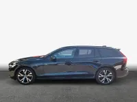 Gebraucht Volvo V60 Plus 197 PS (144 kW) 2025 Onyx black / metallic Kombi