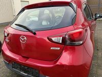 Gebraucht Mazda 2 Center-Line 75 PS (55 kW) 2015 Rot Limousine
