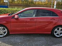Gebraucht Mercedes A180 Business 122 PS (89 kW) 2015 Rot Limousine