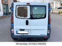 Second-hand Renault Trafic 82 CP (60 kW) 2006 Albastru Monovolum