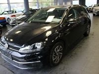 Gebraucht VW Golf VII Comfortline 110 PS (80 kW) 2017 Deep black pearlescent metalli Limousine