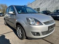 Gebraucht Ford Fiesta Ghia 80 PS (58 kW) 2007 Silber Kleinwagen