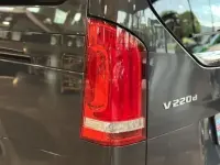 Gebraucht Mercedes V220 AMG line 163 PS (119 kW) 2022 Grau Van / Kleinbus