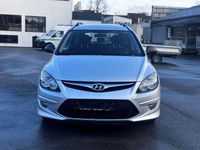 Gebraucht Hyundai i30 Edition 109 PS (80 kW) 2011 Silber Kombi