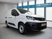 Gebraucht Peugeot Partner Premium 102 PS (75 kW) 2023 Weiß Van / Kleinbus