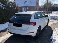 Gebraucht Skoda Scala Ambition 150 PS (110 kW) 2019 Weiß Kleinwagen