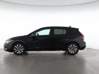 Gebraucht VW Golf VIII Active 150 PS (110 kW) 2021 Deep black perleffekt Kleinwagen