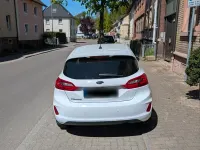 Gebraucht Ford Fiesta Titanium 101 PS (74 kW) 2018 Weiß Kleinwagen