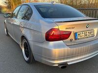 Gebraucht BMW 320 163 PS (119 kW) 2010 Silber Limousine