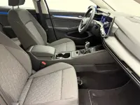 Gebraucht VW Golf VIII Life 116 PS (85 kW) 2025 Blau Limousine